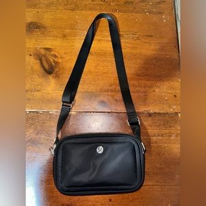 Lululemon Camera Bag Black/Silver